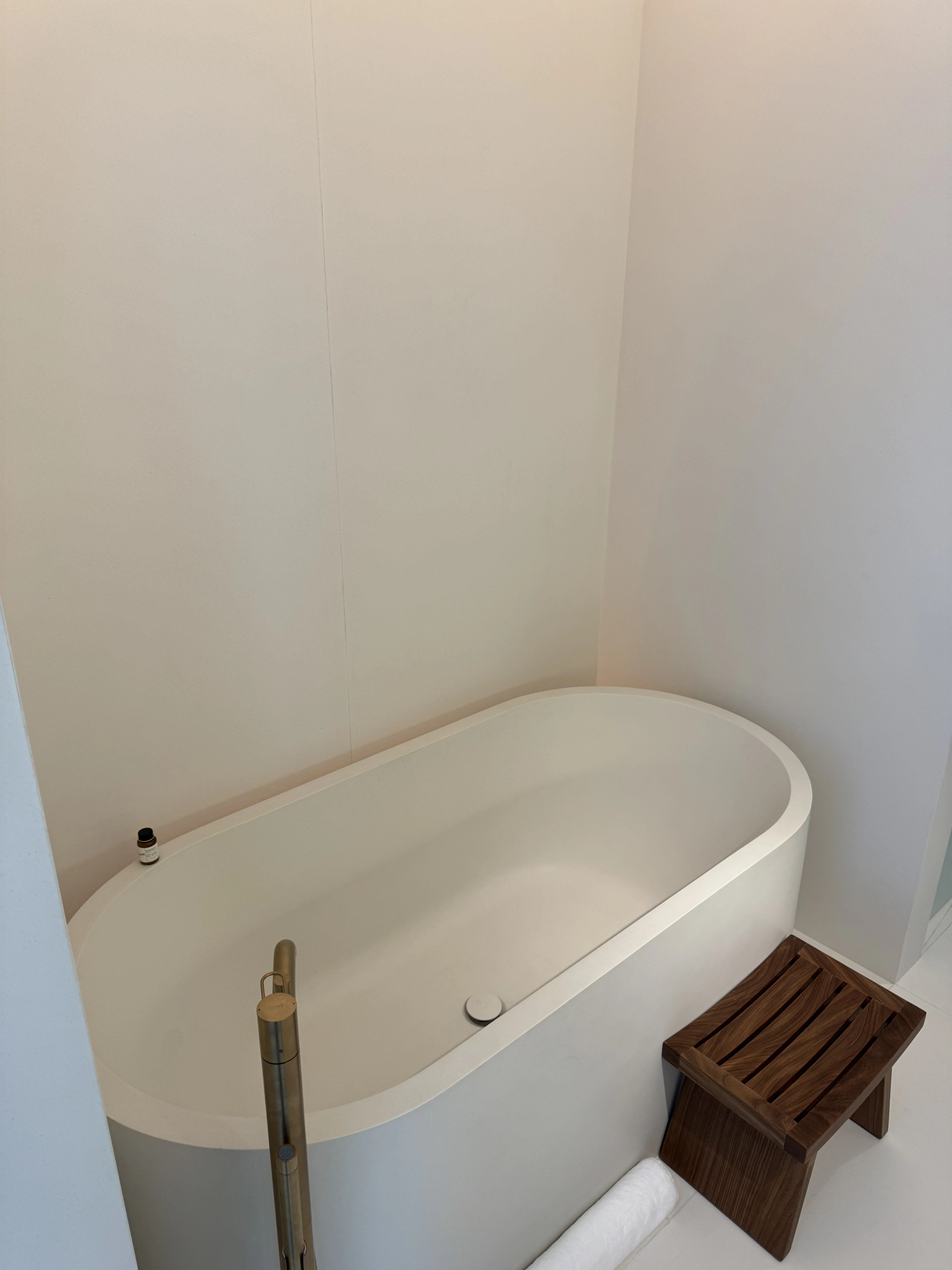EDITION HOTEL SINGAPORE